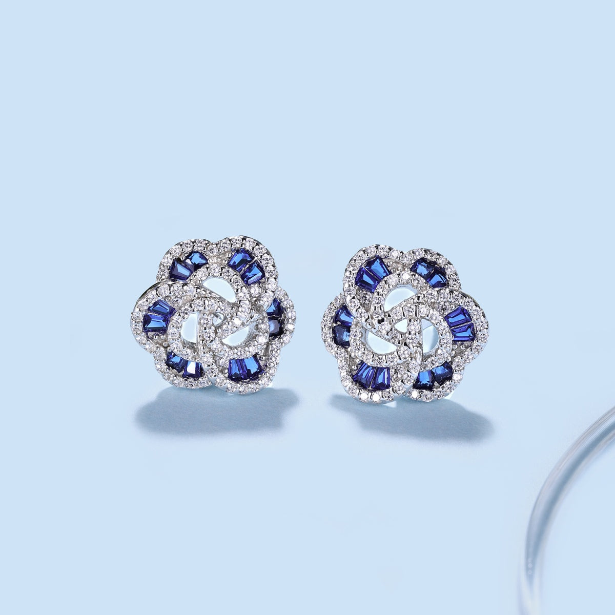 [ECHO ]Exquisite Flower Shape Daily Earrings