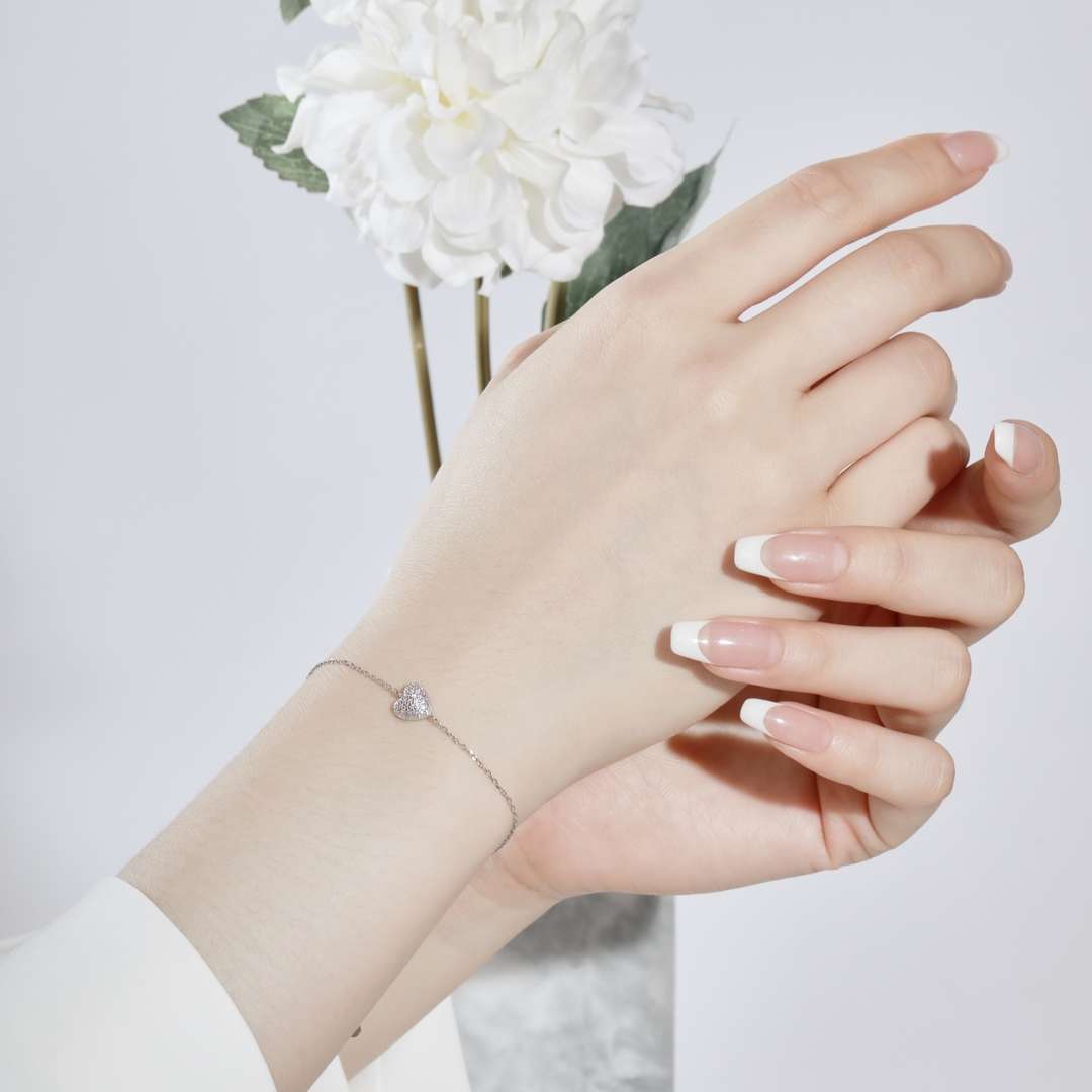 [ECHO ]Heart-Shaped Gentle and Versatile Bracelet