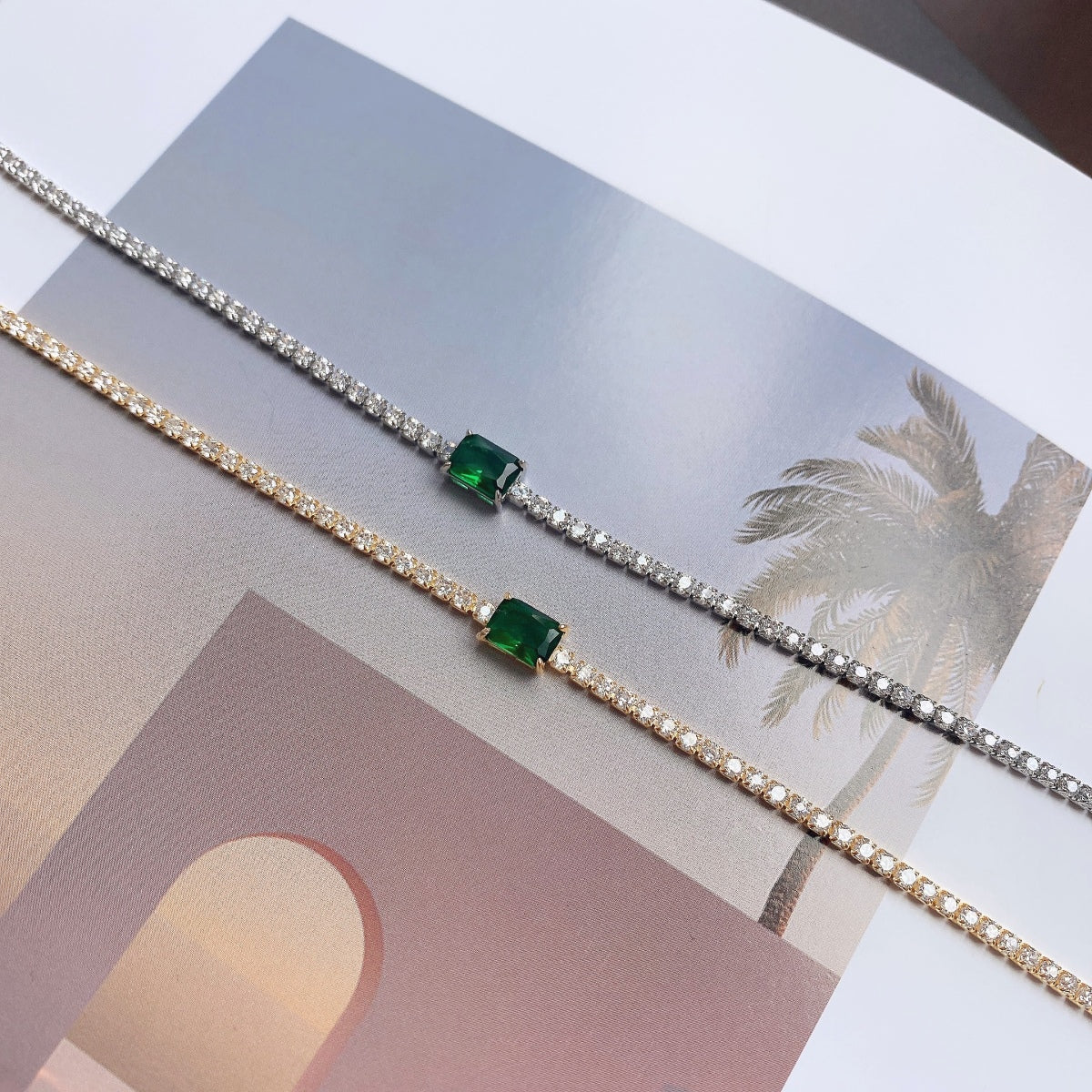 [ECHO ]1.0 Carat Unique Emerald Cut Banquet Bracelet