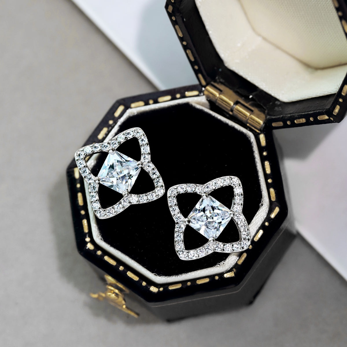 [ECHO ]Elegant Star Shape Princess Cut Daily Earrings