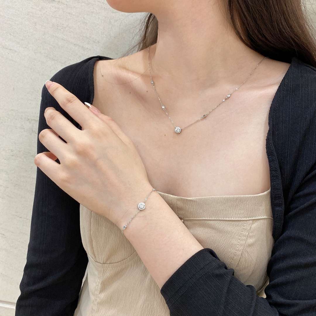 [ECHO ]Dazzling Round Cut Shape Bracelet