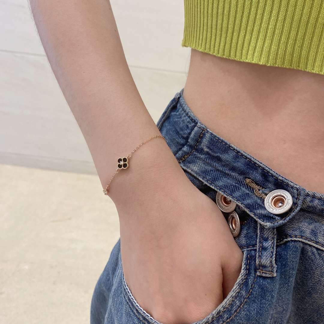 [ECHO ]Delicate Four Leaf Clover Bracelet