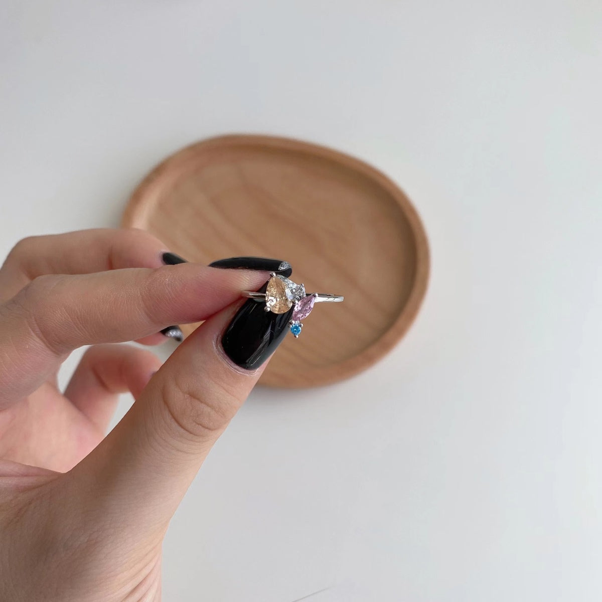 [ECHO ]Radiant Colorful Multi Cut Daily Ring