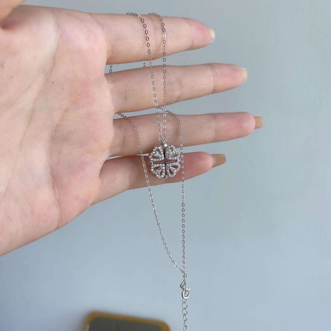 [ECHO ]Ornate Heart Cut Flower Shape Necklace