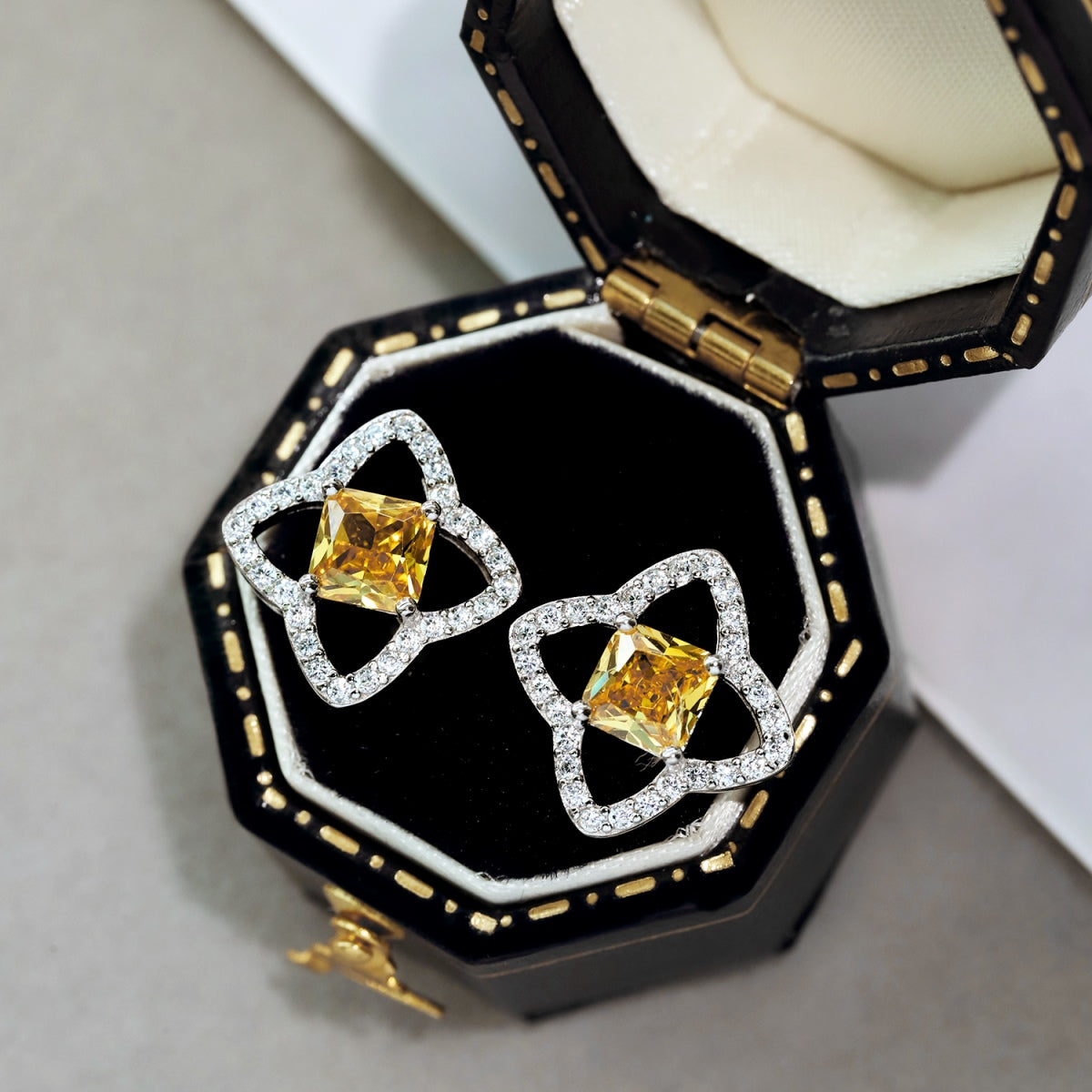 [ECHO ]Elegant Star Shape Princess Cut Daily Earrings
