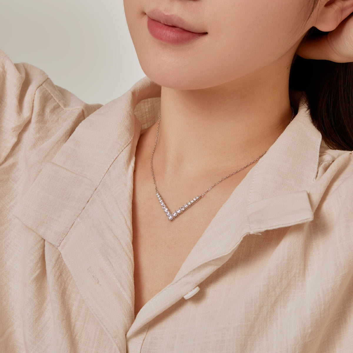 [ECHO ]Ornate Round Cut Necklace