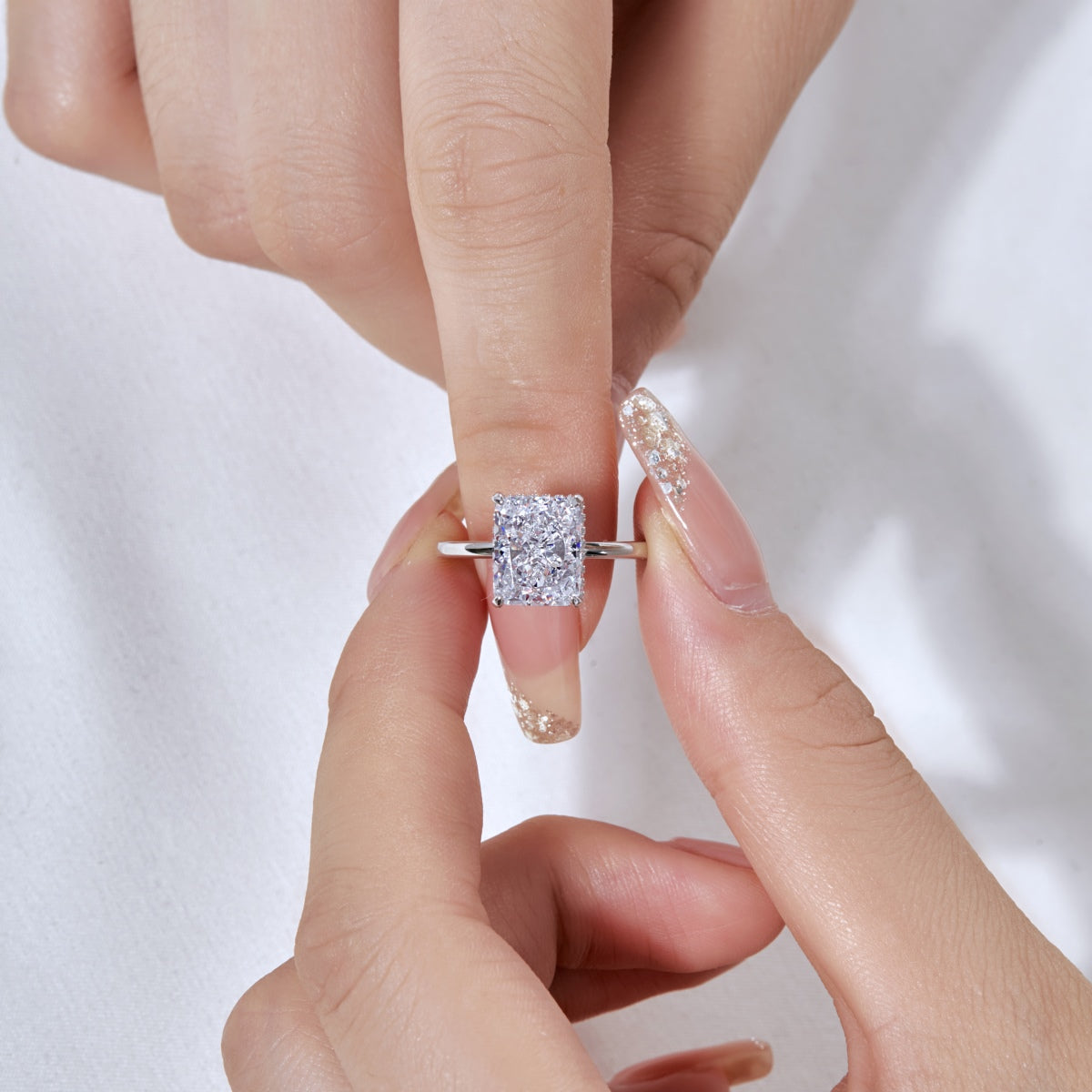[ECHO ]4.0 Carat Ornate Enchanting Radiand Cut Banquet Ring