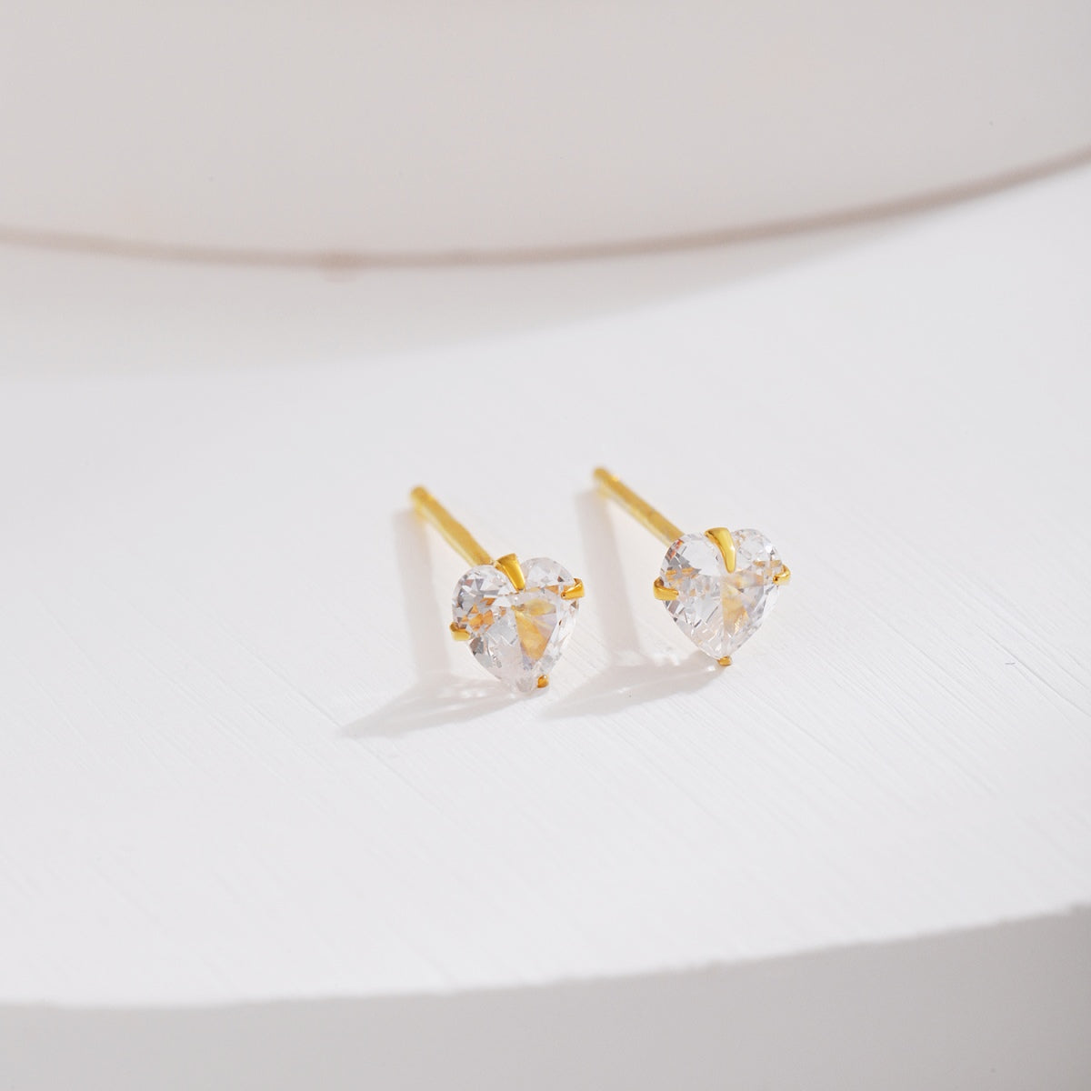 [ECHO ]Sparkling Heart Shaped Simple Earrings