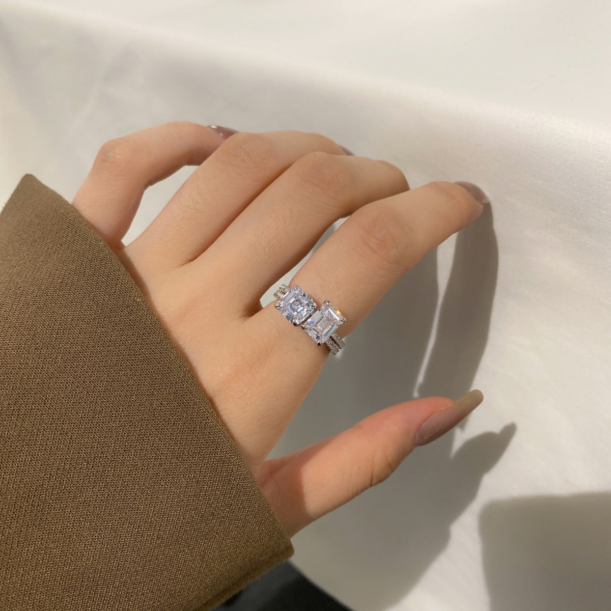 [ECHO ]2.0 Carat Scintillating Ornate Radiant Cut Party Ring