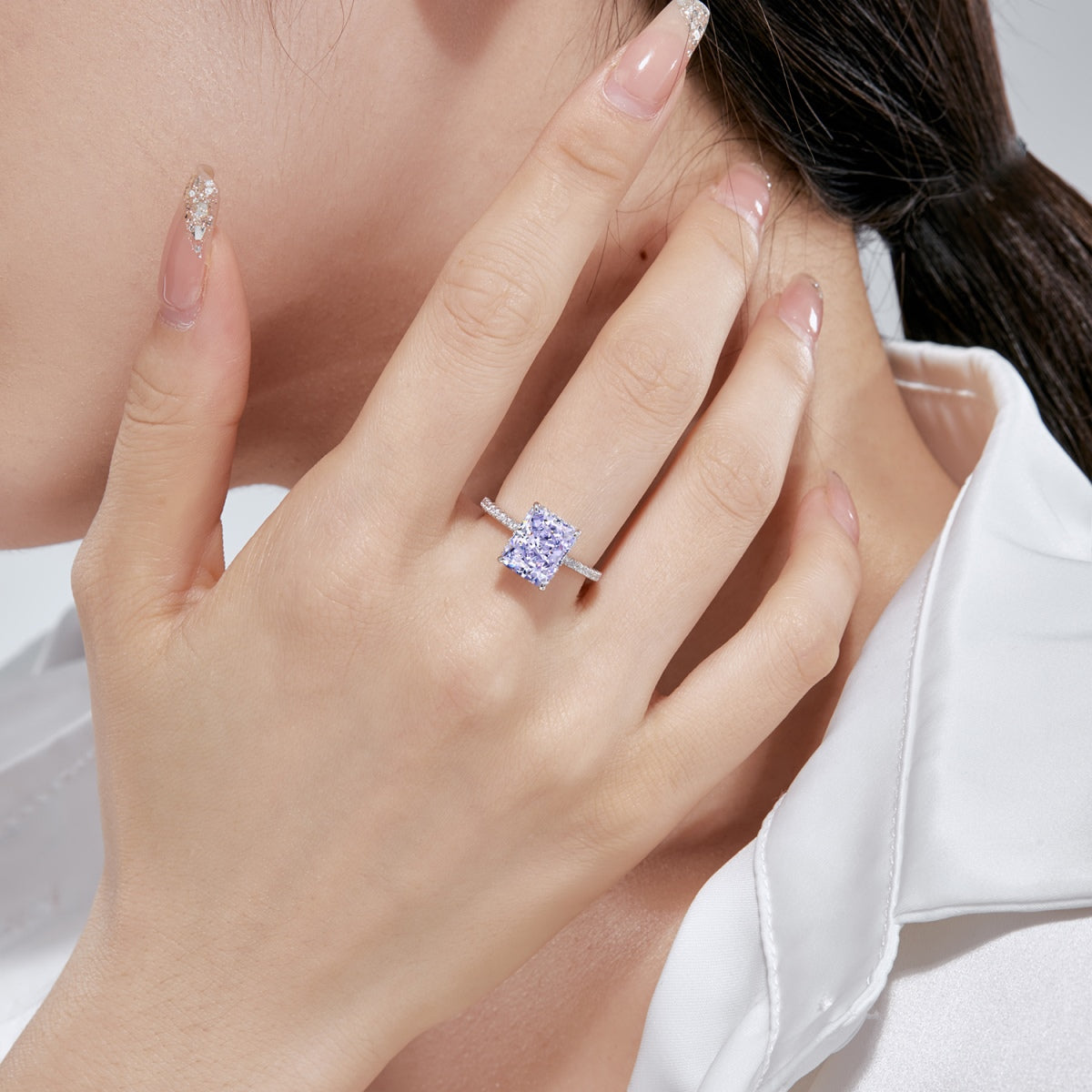 [ECHO ]4.0 Carat Luxurious Engagement Ring