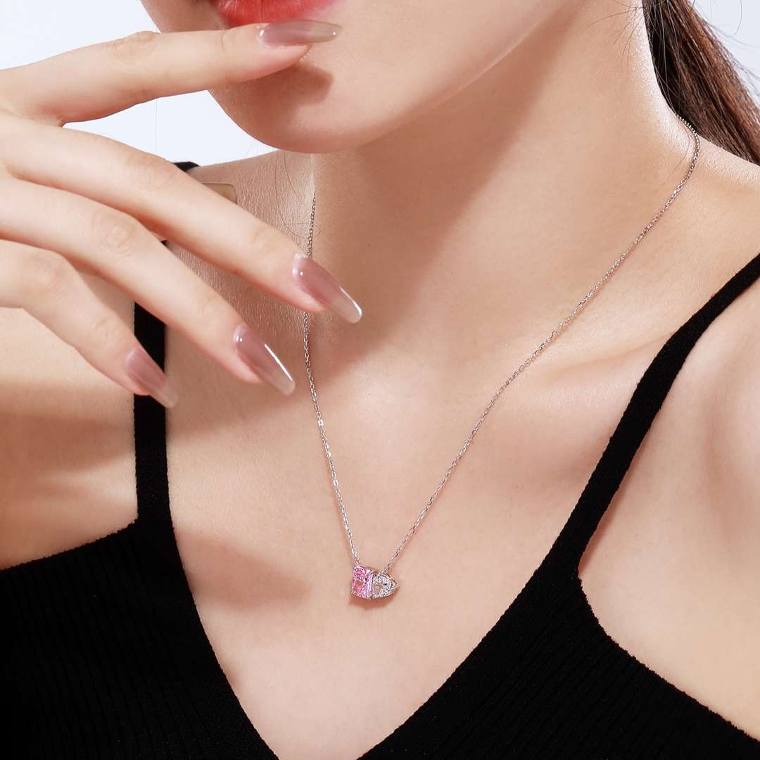 [ECHO ]Dazzling Square & Heart Shape Necklace