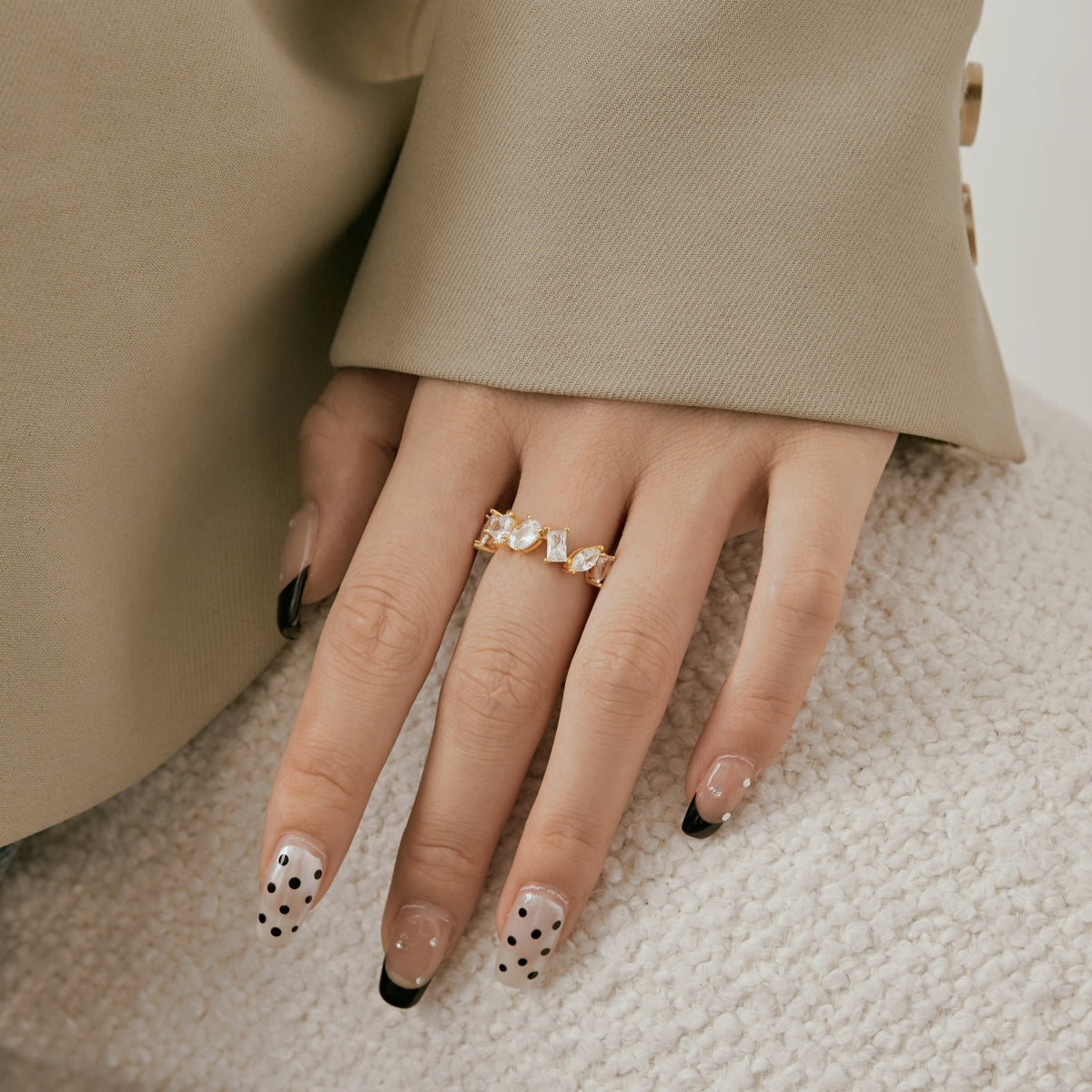 [ECHO ]Delicate Multi Cut Ring