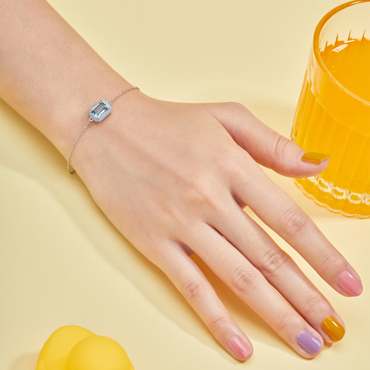 [ECHO ]2.0 Carat Sparkling Colorful Emerald Cut Daily Bracelet