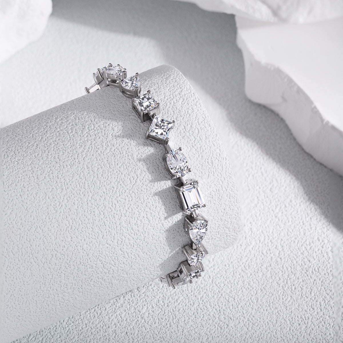 [ECHO ]Unique Exquisite Multi Cut Daily Bracelet