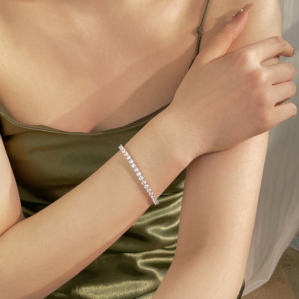 [ECHO ]Luxurious Ornate Round Cut Tennis Bracelet