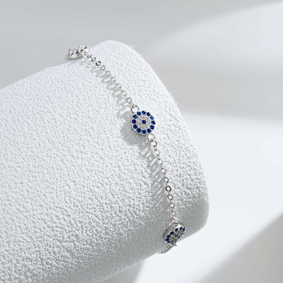 [ECHO ]Delicate Round Shape Pendent Necklace