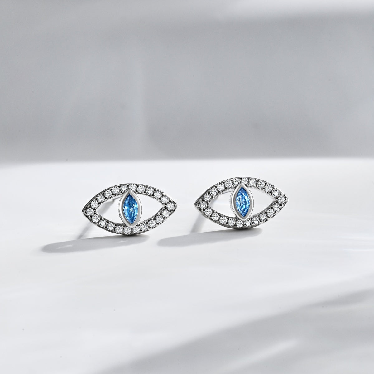 [ECHO ]Blue Devil Eyes Hollow Stud Earrings