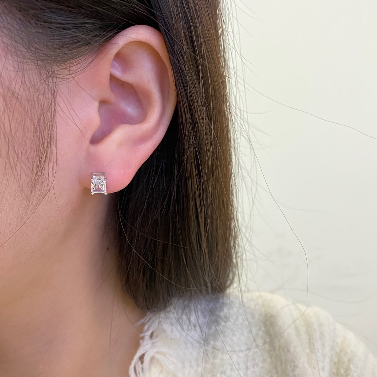 [ECHO ]Stylish Shiny Rectangular Center Stone Stud Earrings