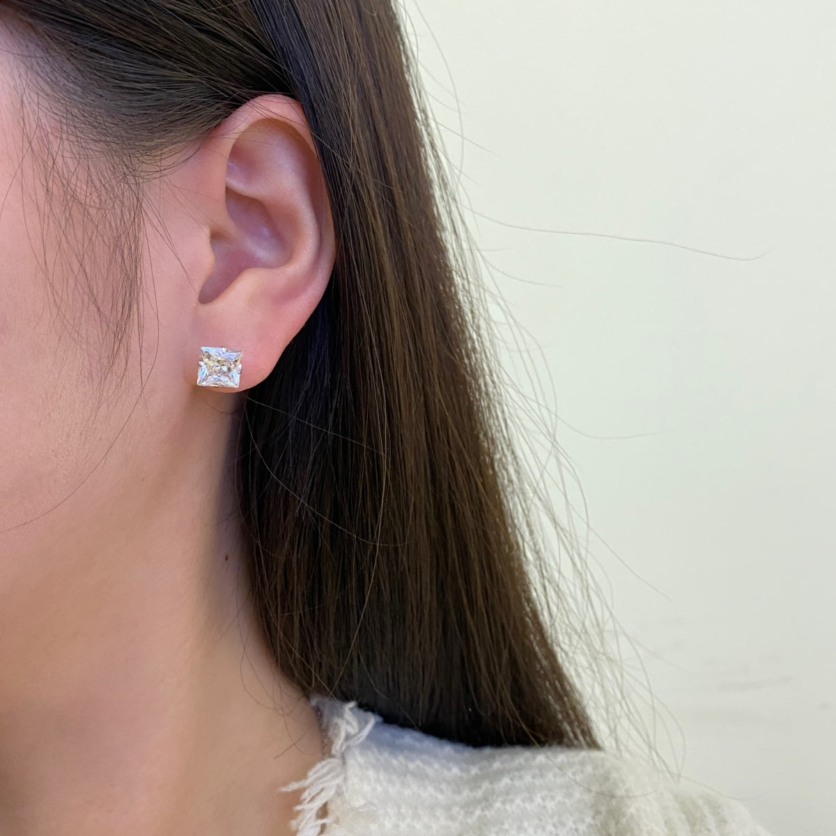 [ECHO ]Stylish Shiny Square Center Stone Stud Earrings