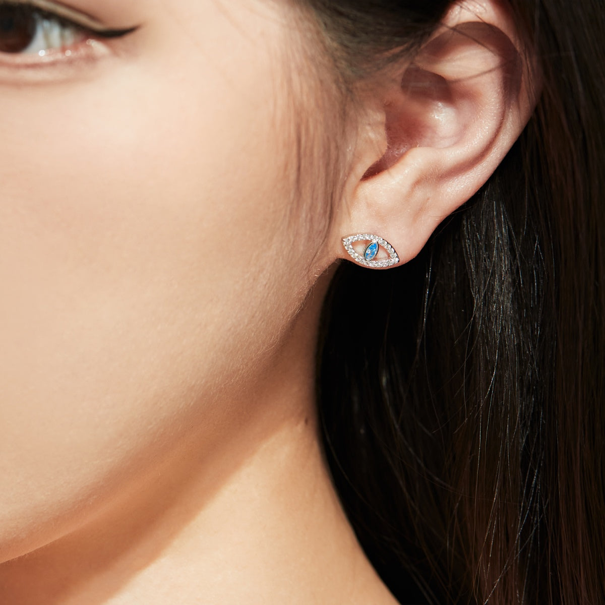 [ECHO ]Blue Devil Eyes Hollow Stud Earrings