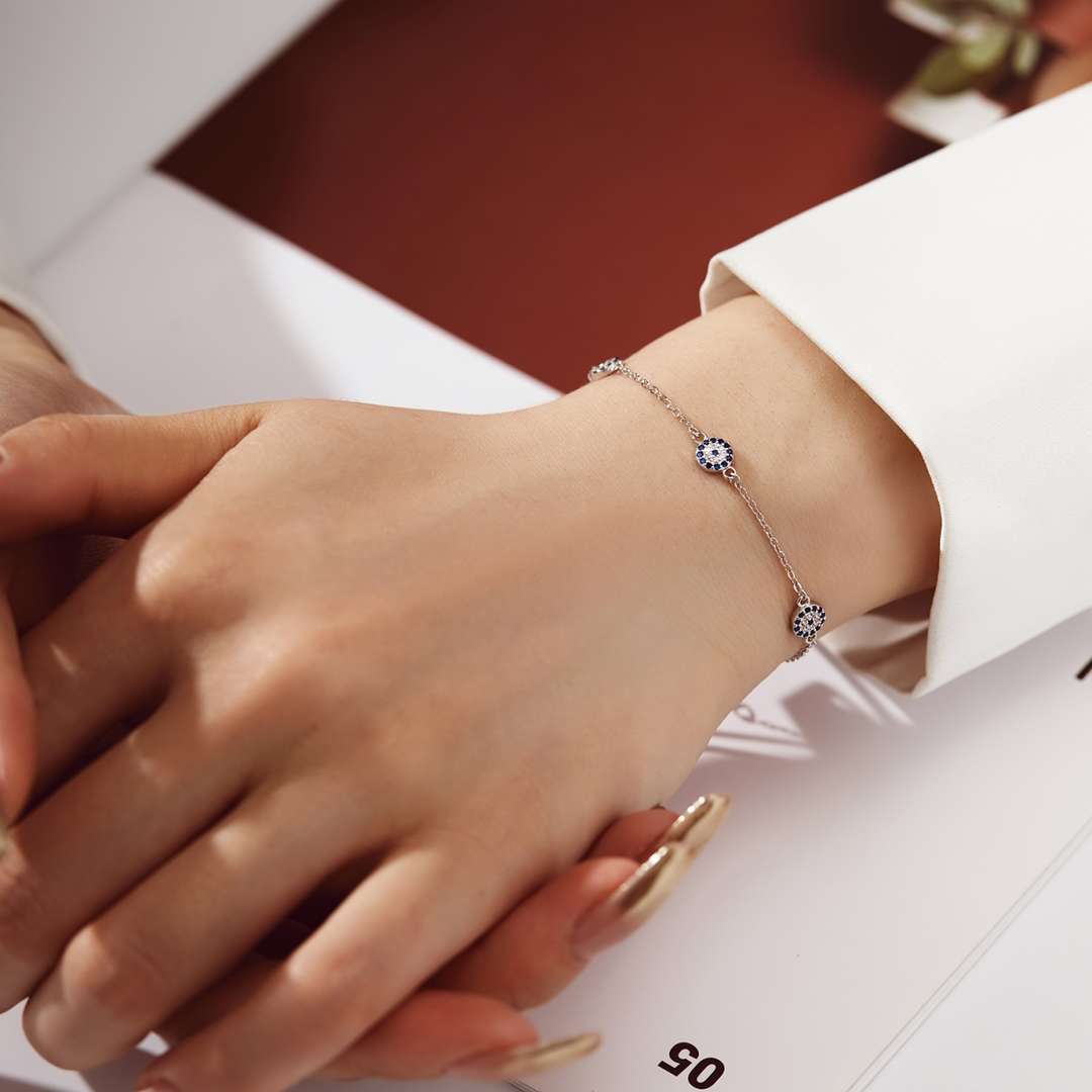 [ECHO ]Delicate Round Shape Pendent Necklace