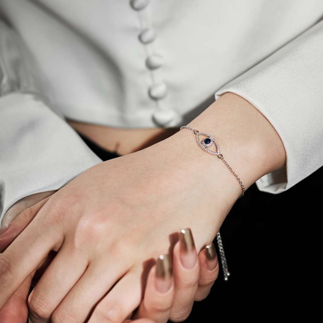 [ECHO ]Devil's Eye Hollow Design Bracelet