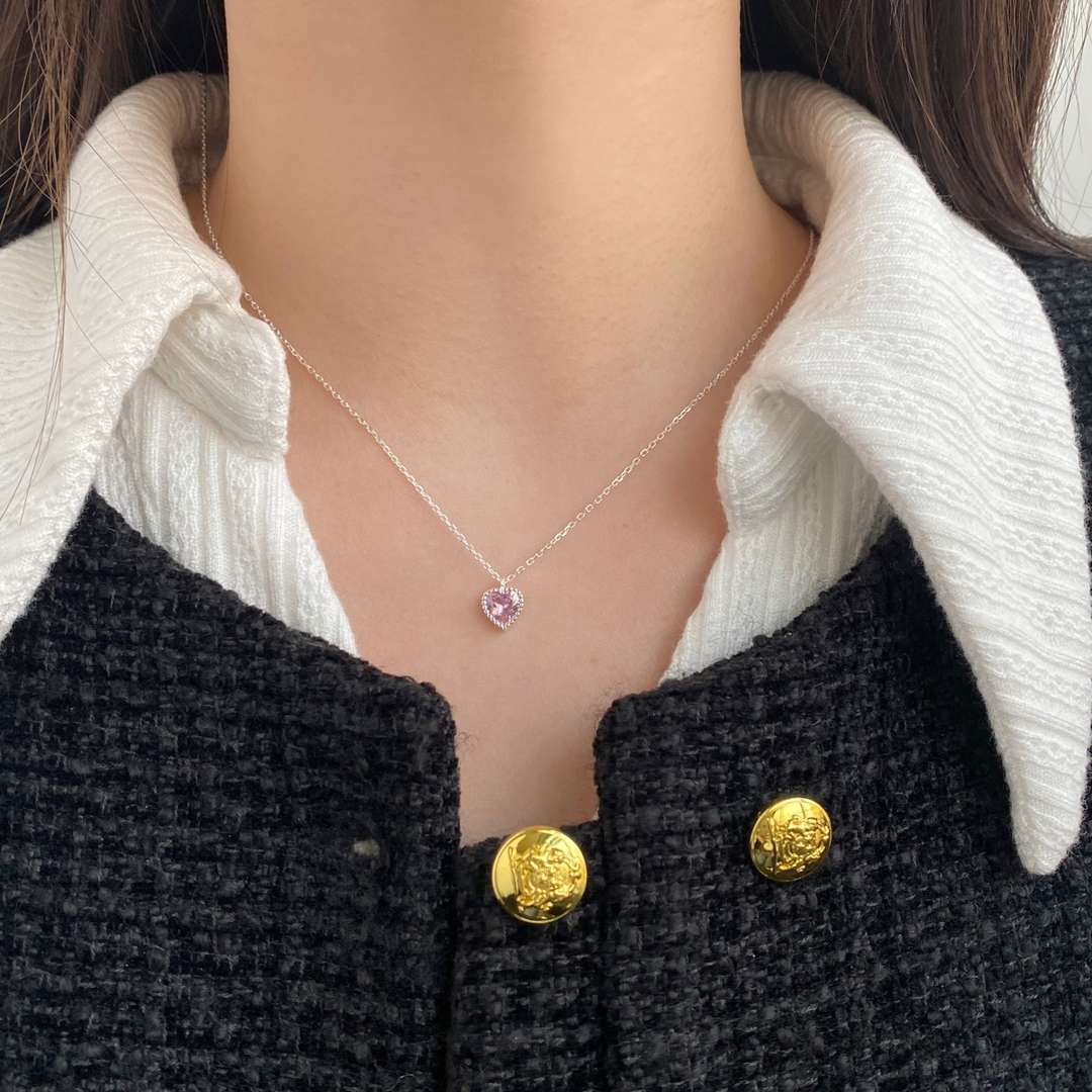 [ECHO ]Ornate Heart Shape Necklace