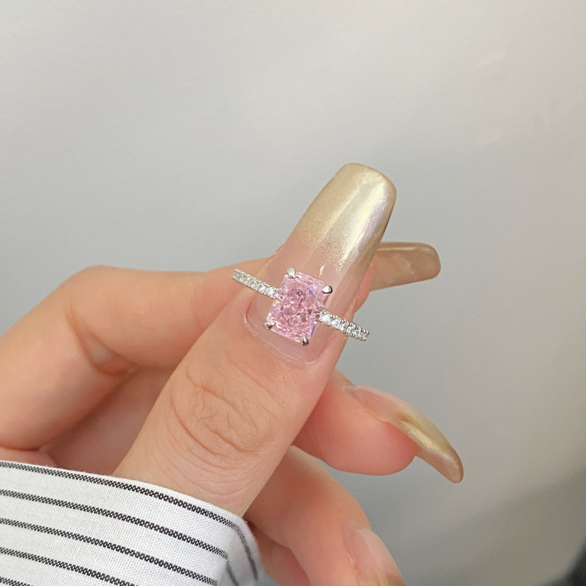 [ECHO ]2.0 Carat Dazzling Sparkling Radiant Cut Party Ring