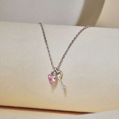 [ECHO ]Unique Heart Shape Key Pendent Necklace
