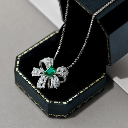 [ECHO ]Luxurious Flower Shape Emerald Cut Necklace