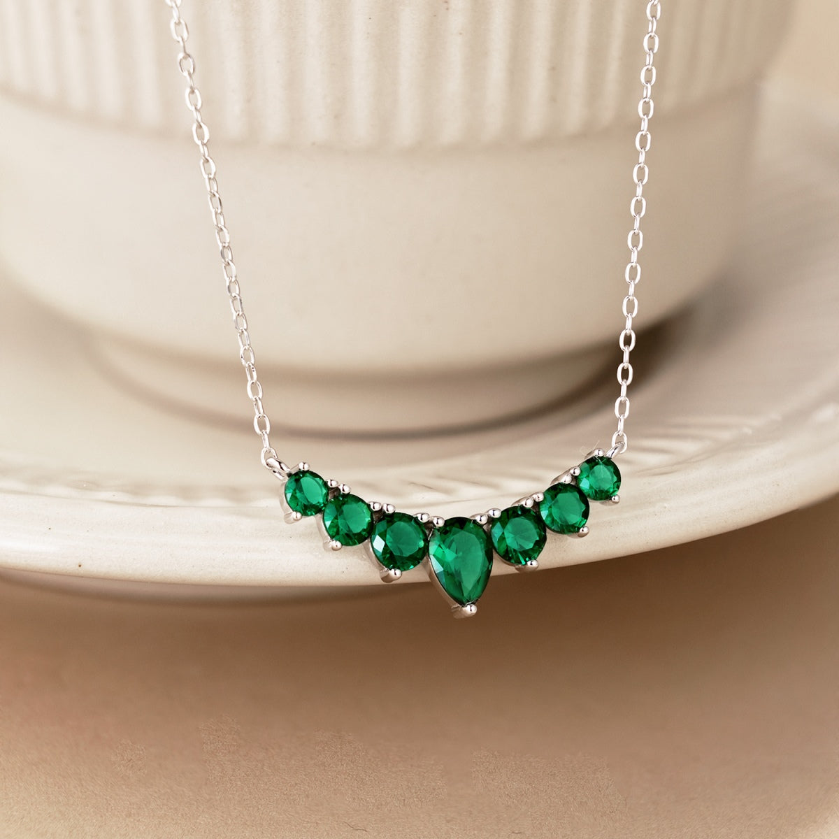 [ECHO ]Dainty Colorful Heart Necklace