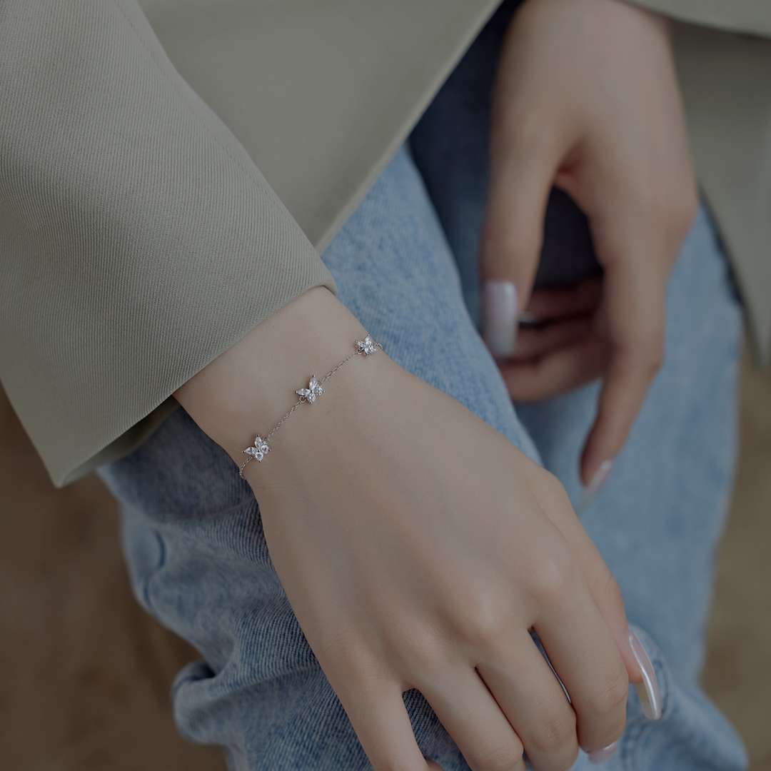 [ECHO ]Radiant Butterfly Shape Necklace