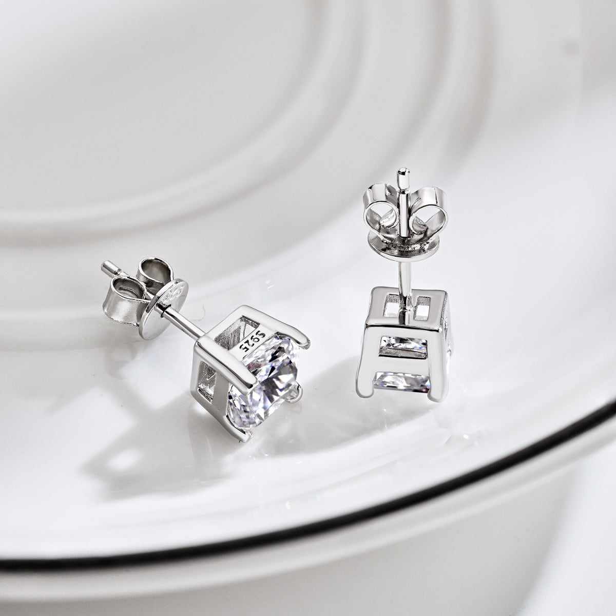 [ECHO ]1.0 Carat Radiant Princess Cut Wedding Earrings