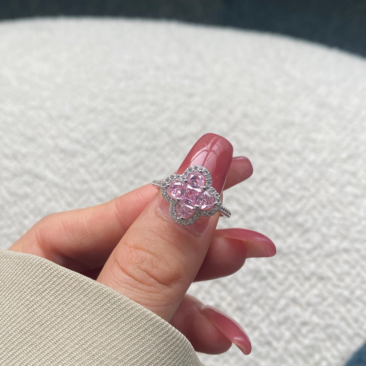 [ECHO ]Luxurious Eternity Flower Shape Banquet Ring