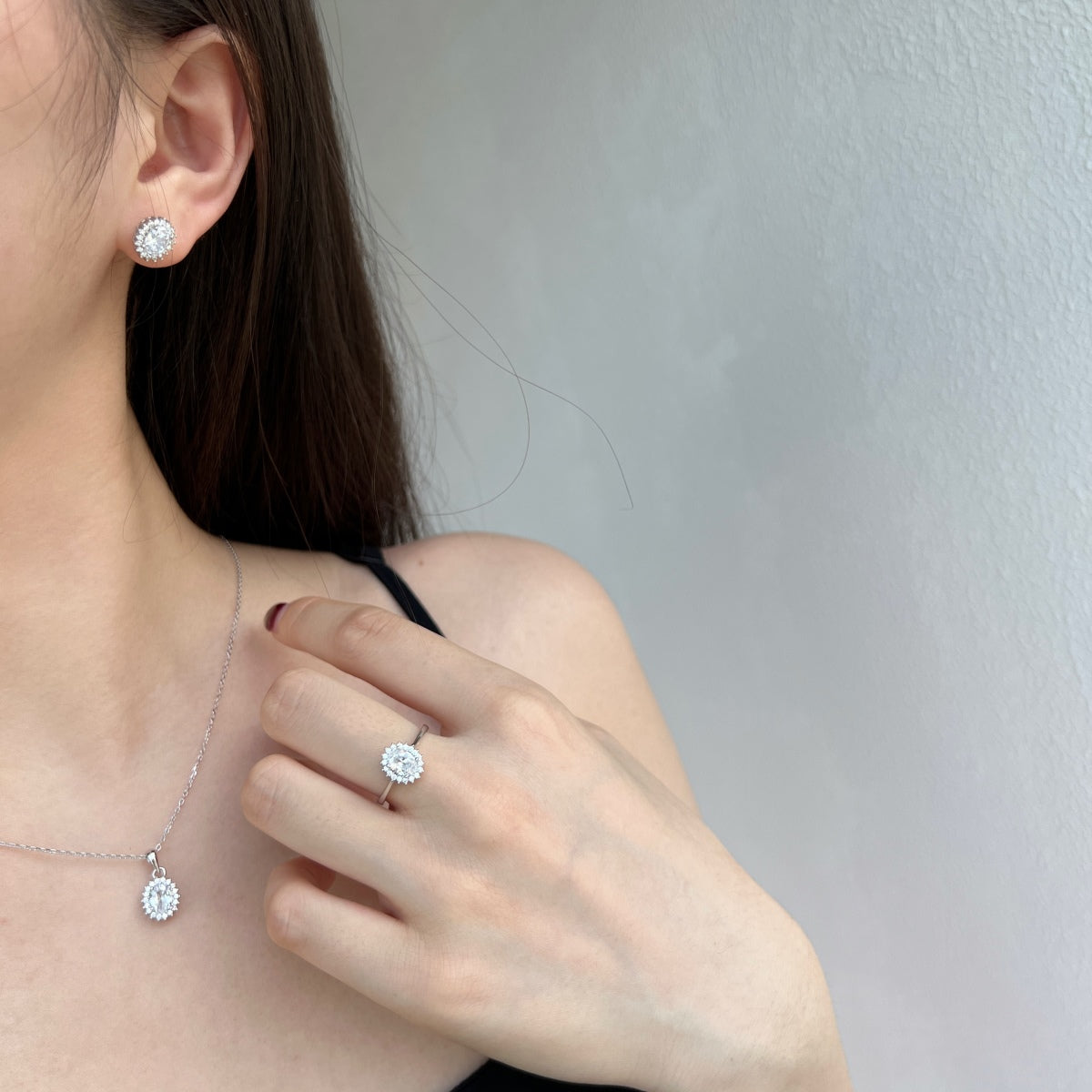 [ECHO ]Delicate Radiant Oval Cut Daily Earrings
