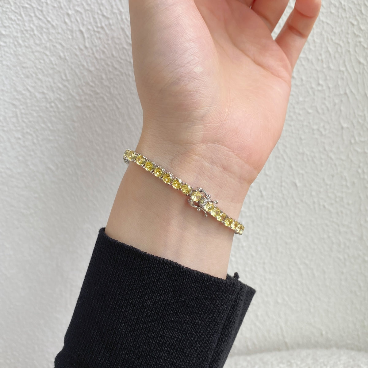 [ECHO ]Ornate Dazzling Round Cut Tennis Bracelet