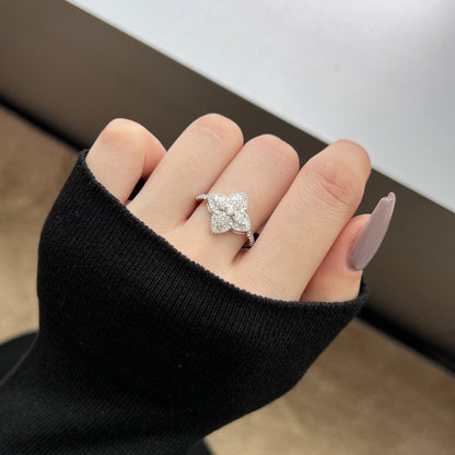 [ECHO ]Luxurious Colorful Flower Shape Banquet Ring