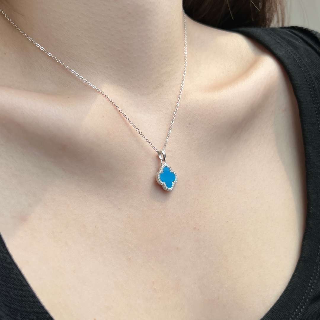 [ECHO ]Dainty Flower Shape Necklace