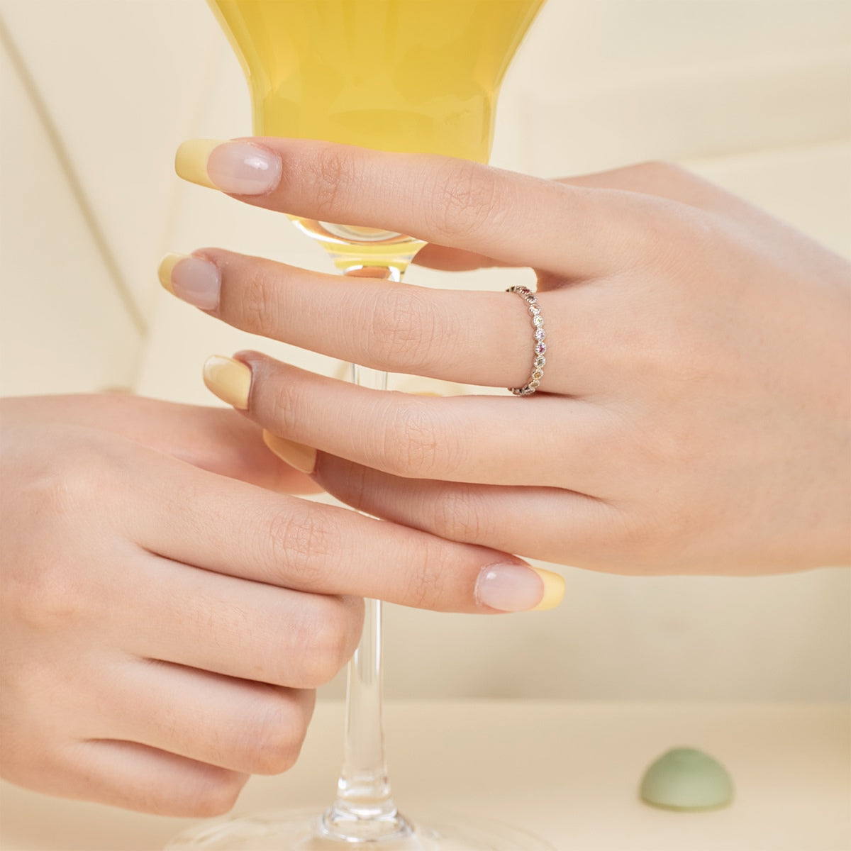 [ECHO ]Radiant Sparkling Round Cut Daily Ring