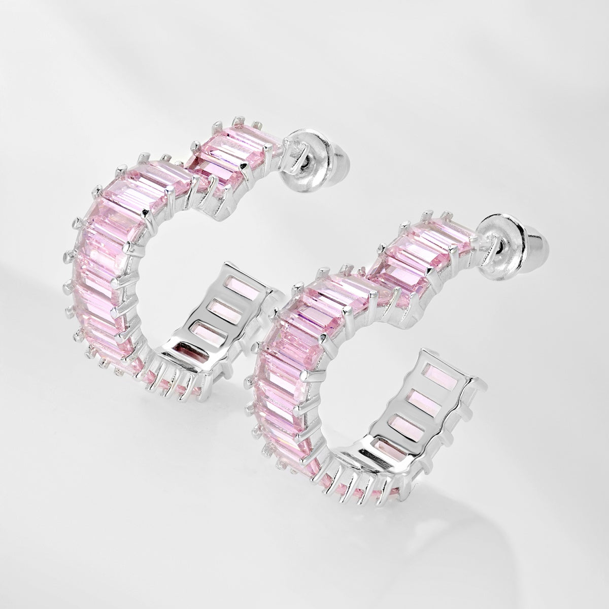 [ECHO ]Radiant Heart Cutout Earrings