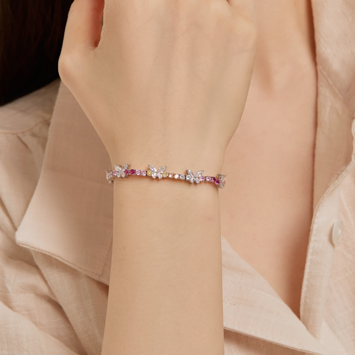 [ECHO ]Ornate Colorful Butterfly Shape Round Cut Daily Bracelet
