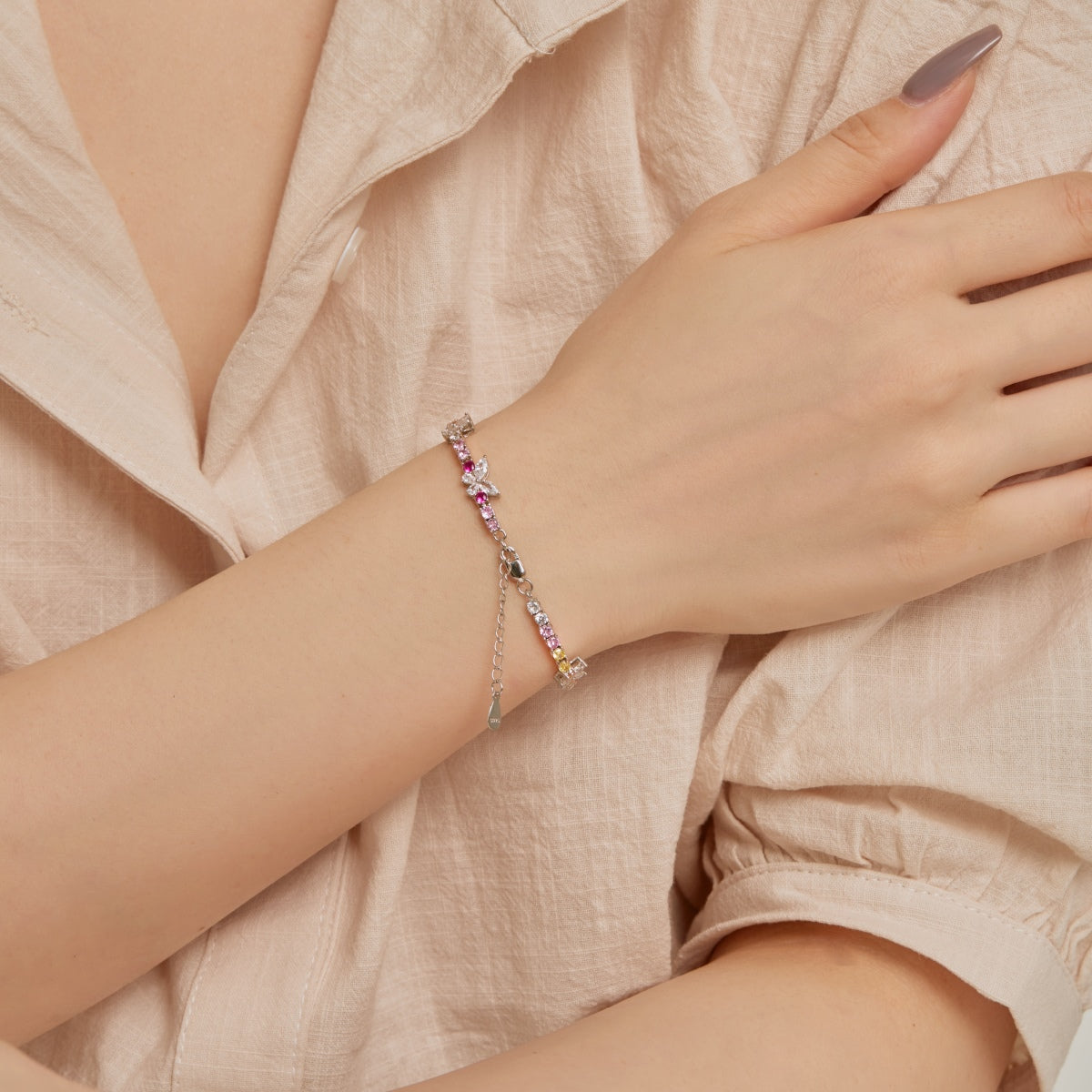 [ECHO ]Ornate Colorful Butterfly Shape Round Cut Daily Bracelet