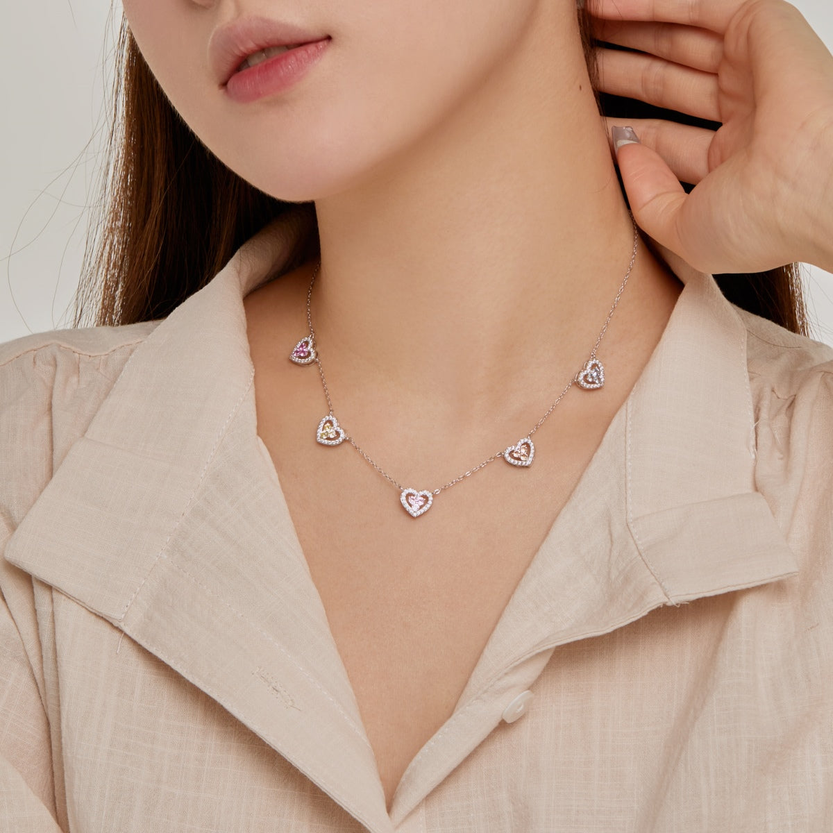 [ECHO ]Sparkling Five Heart Necklace