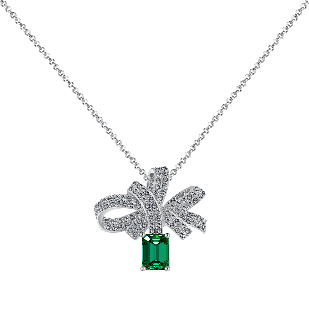 [ECHO ]Luxurious Flower Shape Emerald Cut Necklace