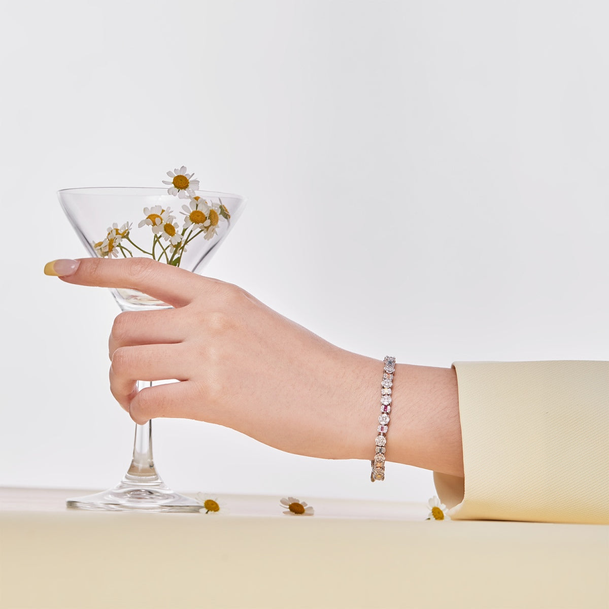[ECHO ]Dazzling Radiant Multi Cut Daily Bracelet