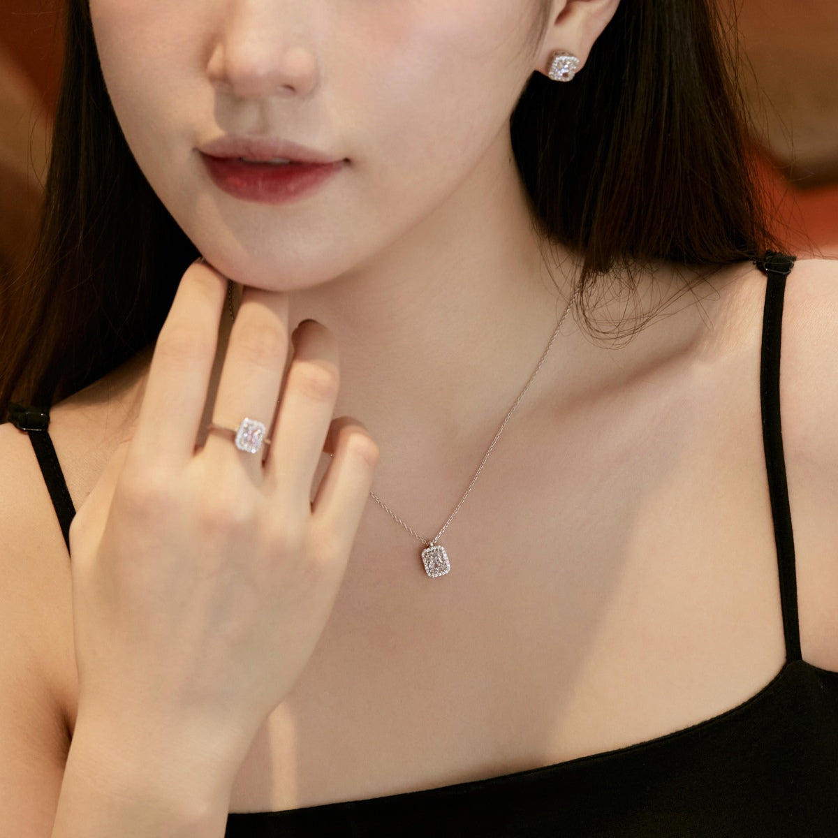 [ECHO ]1.0 Carat Luxurious Dainty Emerald Cut Daily Earrings