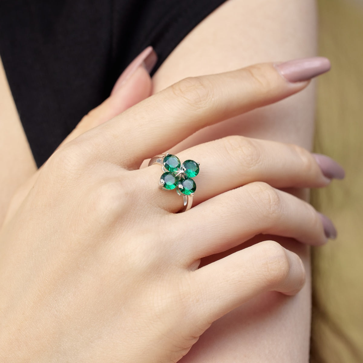 [ECHO ]Four-Leaf Clover Eight-Pointed Star Ring