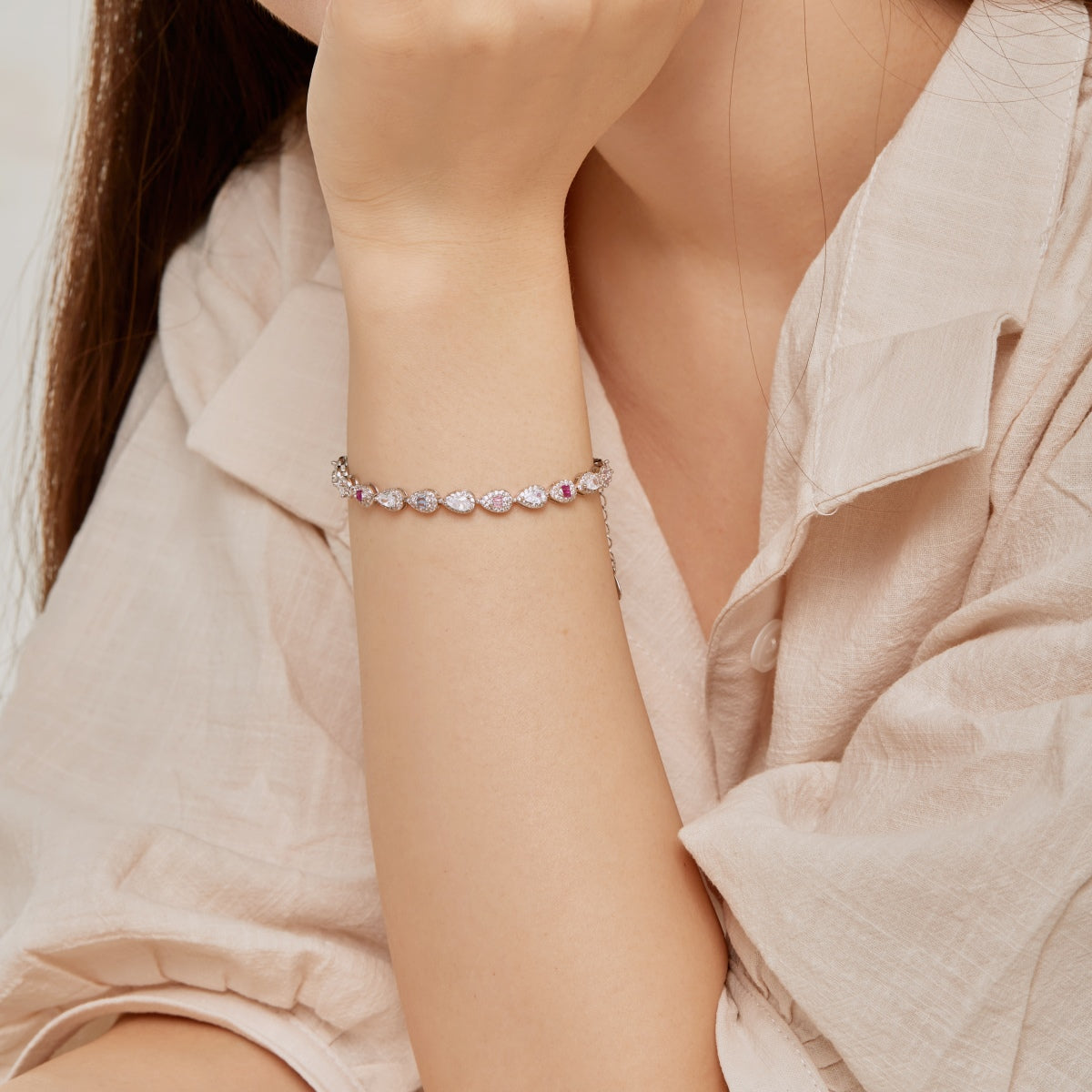 [ECHO ]0.25 Carat Radiant Water Drop Shape Daily Bracelet