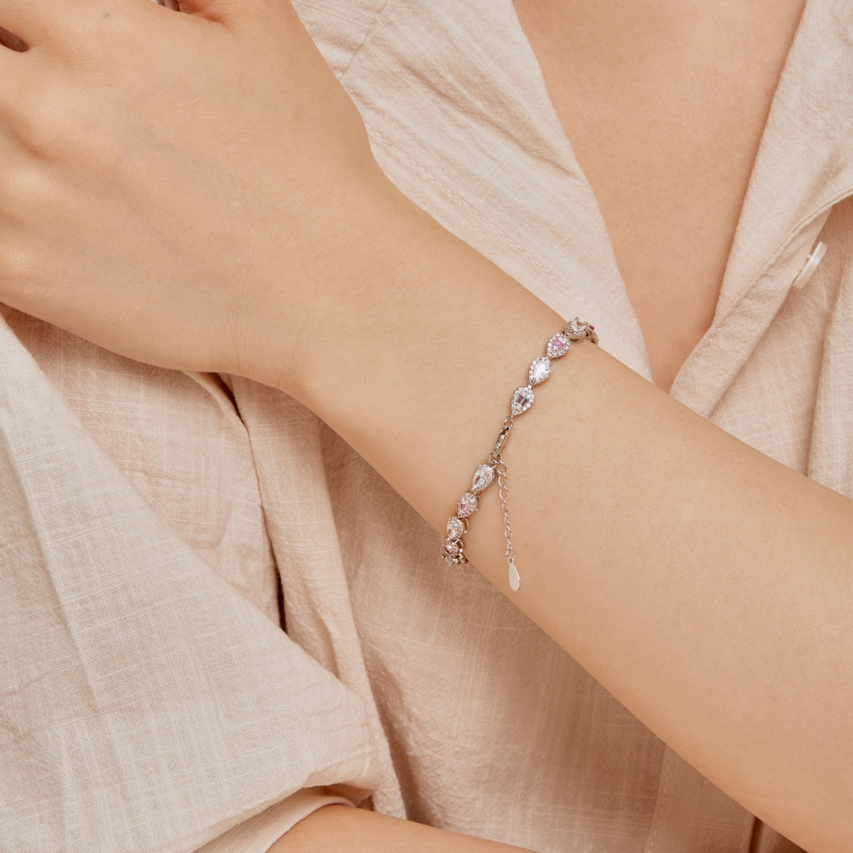 [ECHO ]0.25 Carat Radiant Water Drop Shape Daily Bracelet