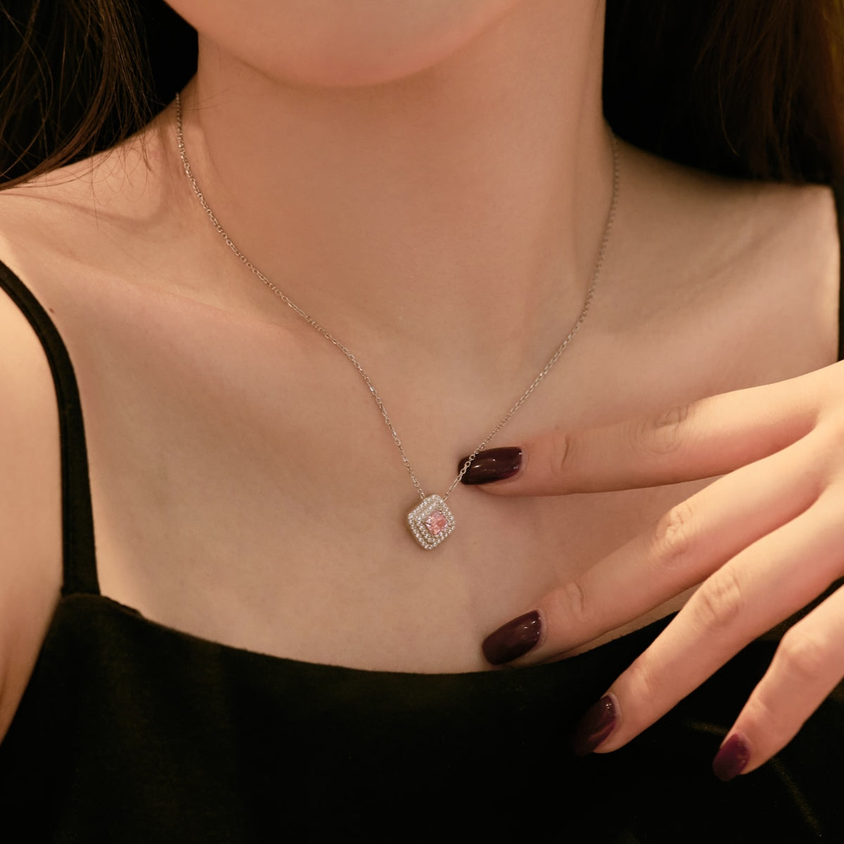 [ECHO ]Sparkling Asscher Cut Necklace